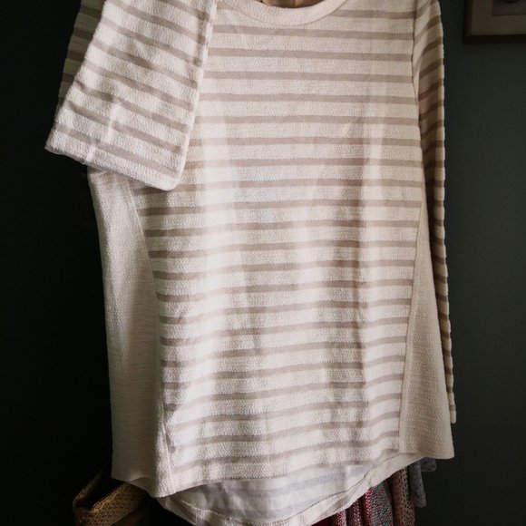 Soft textured Pullover Shirt - Picture 2 of 6
